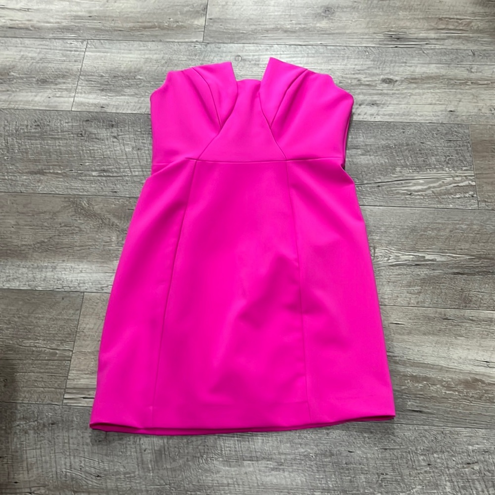 Karlie strapless dress. Color fuchsia. Size Small. Never worn!